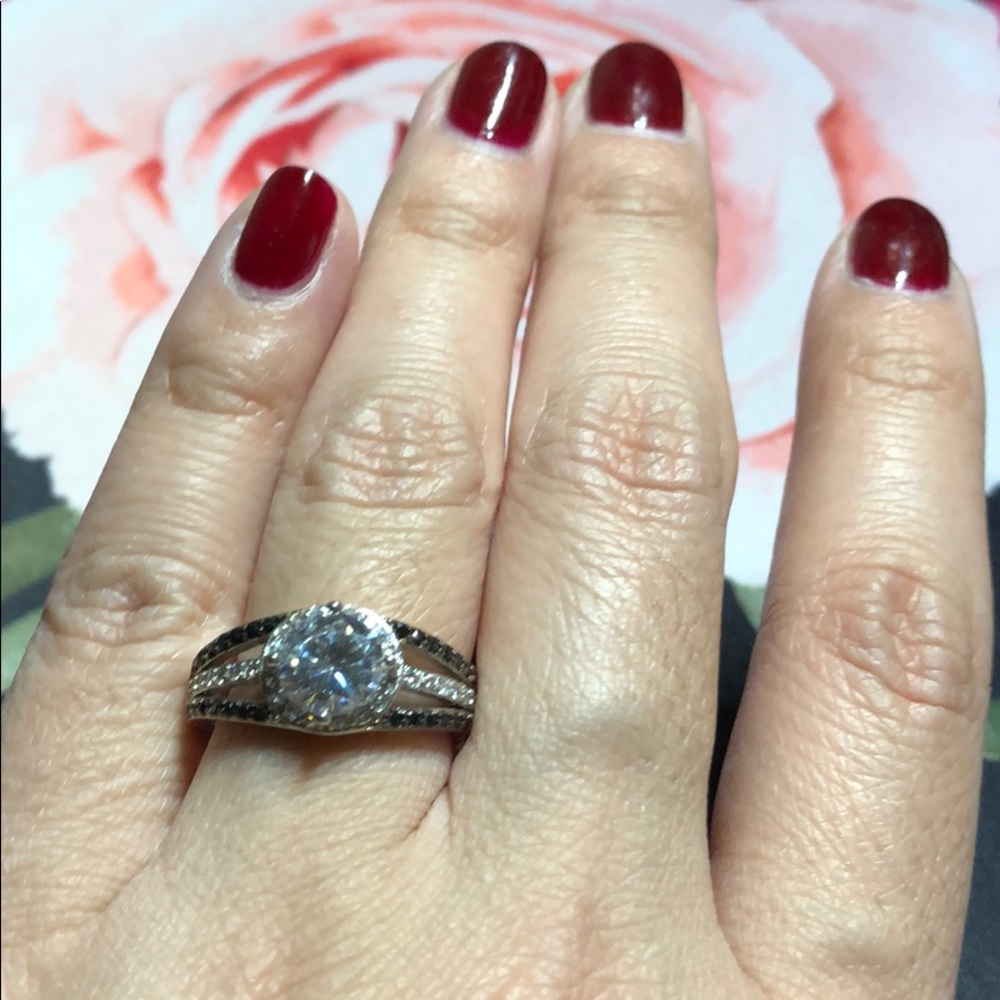 Beautiful statement cocktail fashion ring - Picture 4 of 5